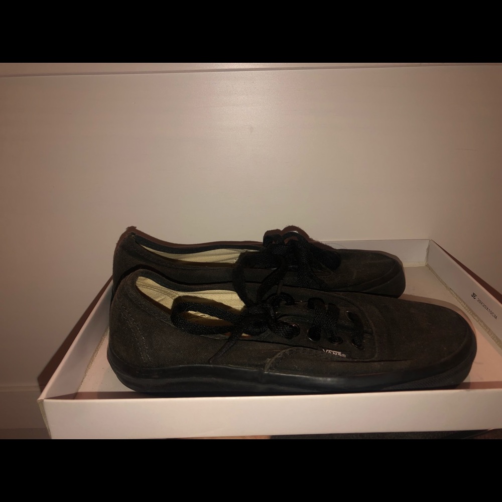 Black classic vans